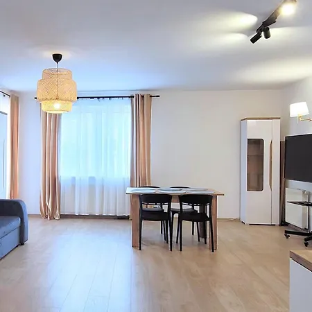 Miriam Borkowska - Parking 아파트